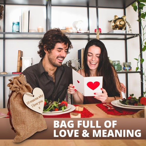 DNVB SHOP 10 Reasons Why I Love You Wooden Hearts - Romantic Anniversary and Valentine’s Gift with 10 Unique Messages in Hessian Bag - Thoughtful Keepsake for Him or Her - Eco-Friendly No Plastic