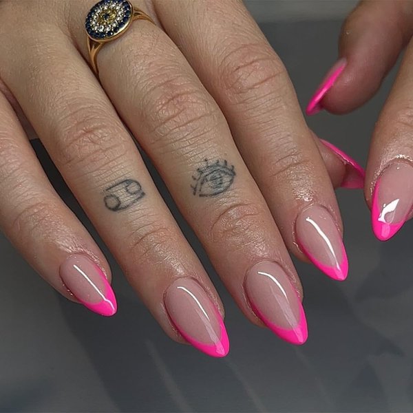 30 PCS Hot Pink French Tip Press On Nails Short Almond,Medium Fake Nails French Nails Press ons,Oval Acrylic Nails Glue on Nails Medium,Natural Short Almond Nails False Nails for Women in 15 Sizes