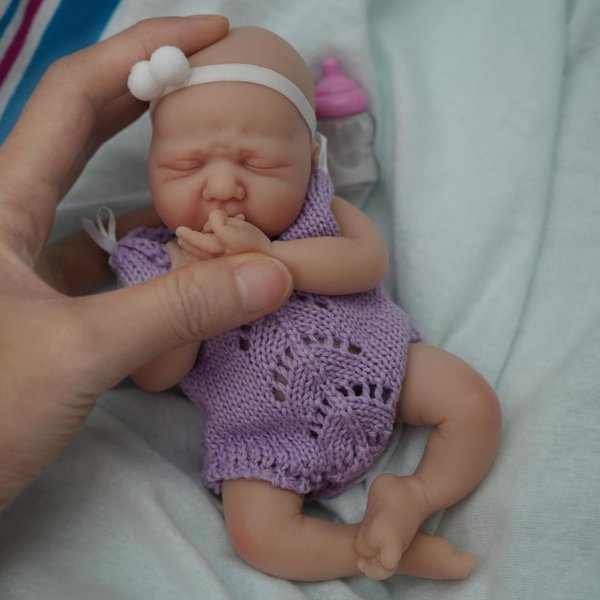 MYREBABY Reborn Baby Doll ，7 Inch Silicone Doll Girl Ada, Mini Realistic Newborn Baby Dolls Silicone Full Body with Feeding Accessories&Gift Box