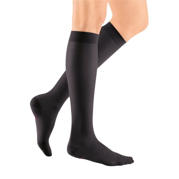 mediven Sheer & Soft for Women 20-30 mmHg - Closed Toe Leg Circulation Knee High Compression Stockings for Women Sheer Leg Support Compression Hosiery III-Petite Ebony