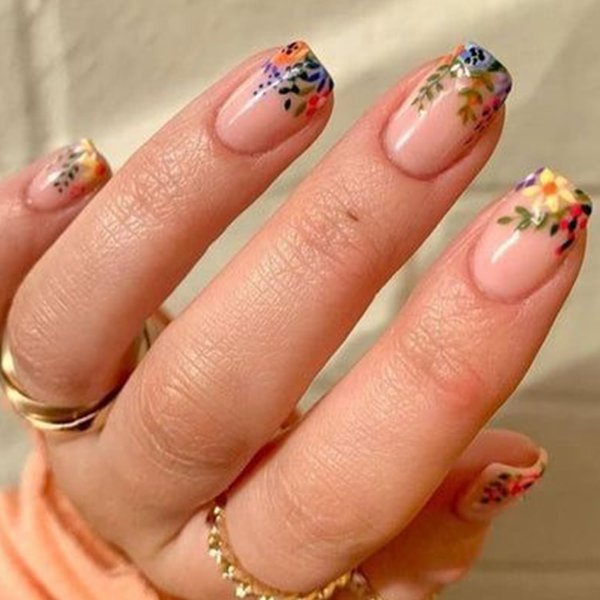 Square Press on Nails Short Cute Flower Design Short Fake Nail Pressure Nail Acrylic False Nails With Rainbow Flower Designs Artificial Nails Press One Reusable Glue on Nails for Women Nail Art 24pcs