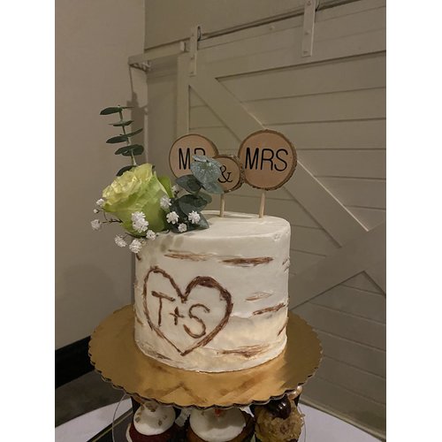 3 Pcs Mr&Mrs Toppers Natural Wood Cake Decoration Chic Rustic Wedding Mr Mrs Letter for Couple Sweetheart Party Anniversary Birthday