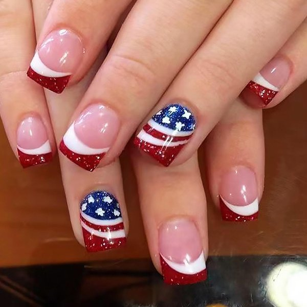 4th of July Press on Nails Short Square Fake Nails Independence Day False Nails Glitter American Flag Designs French Tips Acrylic Nails Glue on Nails 4th of July Nail Art Decoration Accessories