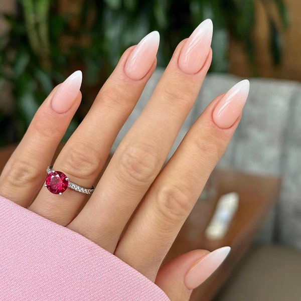 Qsnidy Ombre Press on Nails Almond Medium Nude White Gradient Fake Nails Natural Acrylic False Nails for Women's Daily Wear, Artificial Stick on Nails for Nail Art Manicure, 28Pcs