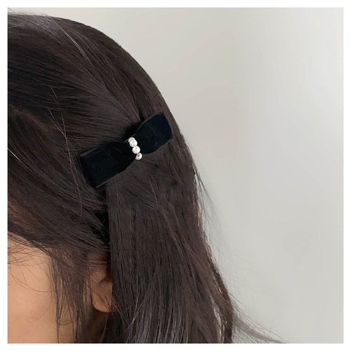 Andelaisi Vintage Satin Bow Hairclip Barrettes Black Velvet Bow Hair Clips Winter Ribbon Bow Headclip Barrette French Pearl Bowknot Hairclip Decorative Hair Accessories for Women and Girls Headdress