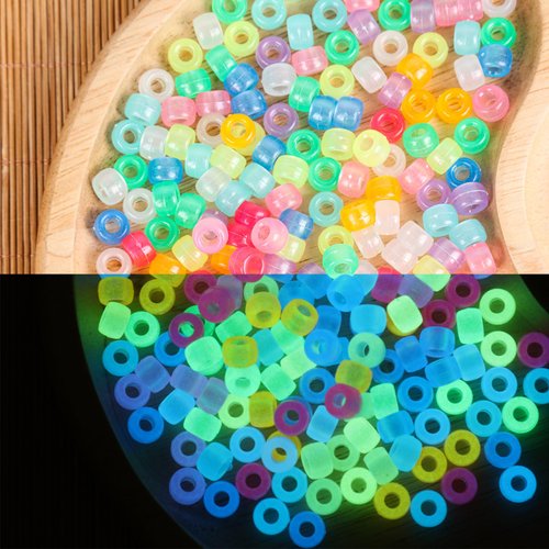 1605pcs Beads for Hair Braids Kit Including 600pcs 9x6mm Pony Beads, 1000pcs Elastic Rubber Bands, and 5pcs Quick Beaders for Kids Hair Braids(Glow in The Dark)