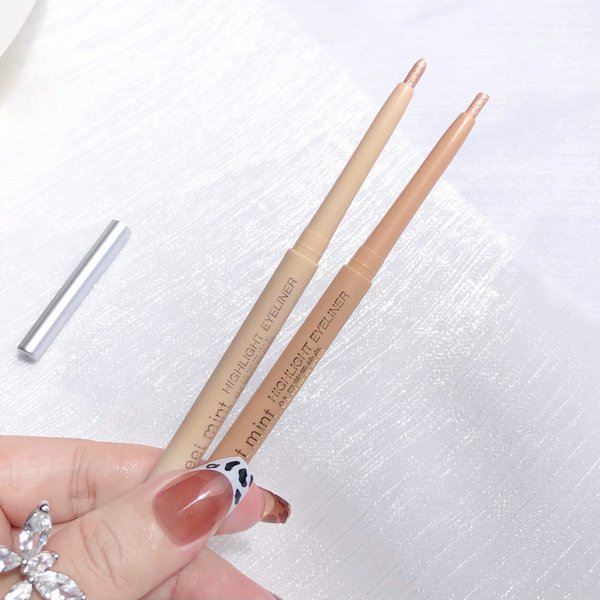 Glitter Thin Eyeliners Lying Silkworm Pencil Long-lasting Waterproof Shiny Eye Korean Eyeliner Women's Makeup Tools (01# & 02#)