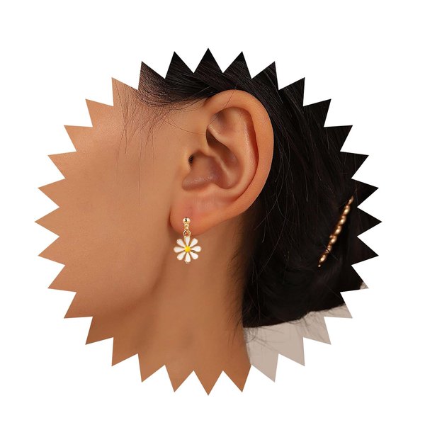 Sttiafay Vintage Daisy Flower Earrings White Flower Drop Earrings Enamel Flower Stud Earrings Boho Sunflower Earrings Jewelry for Women and Girls