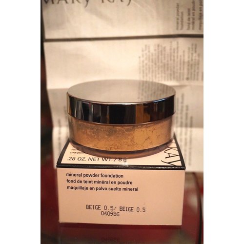 MARY KAY MINERAL POWDER FOUNDATION BEIGE 0.5 FRESH BOXED MADE 2011
