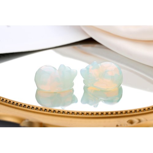 QINJIEJIE Opal Cat Crystals Decor Sleeping Cat Statue Healing Carved Stone Decors Gift Polished White Opalite Gemstones Figurine Office Room Home Desk Lucky Cute Decoration for Women Men Cat Lover