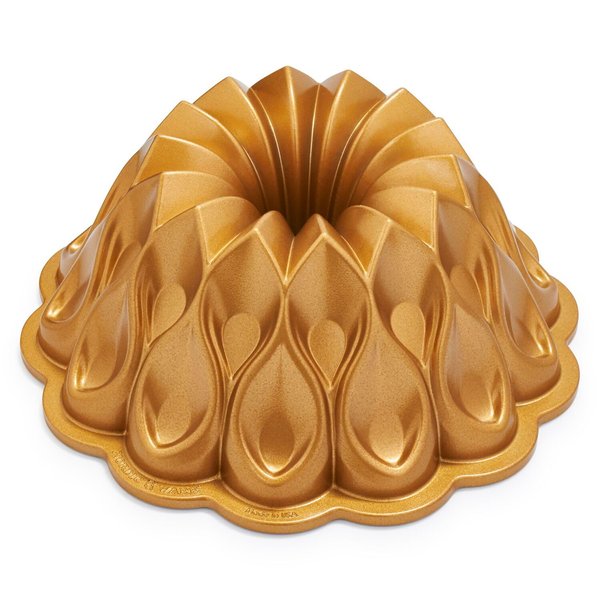 Nordic Ware Crown Bundt Pan