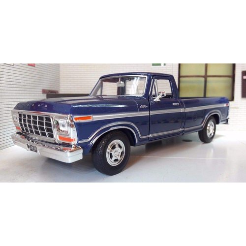 Motormax 1:24 1979 Ford F-150 Pickup Truck