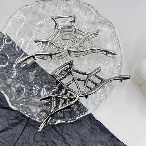 Halloween Hair Clips Silver & Black Hair Claw Clips Halloween Spider Web Shape Hair Barrette Metal Hair Jaw Clips Strong Hold Hair Accessories for Women 2PCS