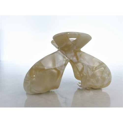 Shimmering marbled vanilla blonde white arc hair claw clip