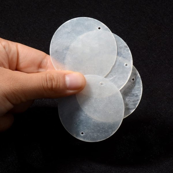 RISEON 100 PCS Round Natural Capiz Sea Shell Discs (50mm) with Two Holes for Jewelry Making, Decoration, Wind Chimes, Door Curtain,Wall Hanging Crafts (Natural White)