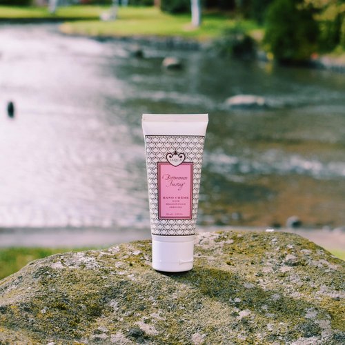 Jaqua Healing Hand Cream with Meadowfoam Seed Oil & Aloe - Buttercream Frosting