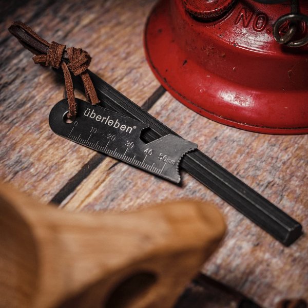 Überleben Hexå Fire Starter - Hexagon Ferro Rod with 6 Striking Surfaces - 1/2" Thick Fire Steel - 20,000+ Strikes - Survival Igniter with Leather Neck Lanyard & Multi-Tool Striker - 6"/ 15.2cm Length