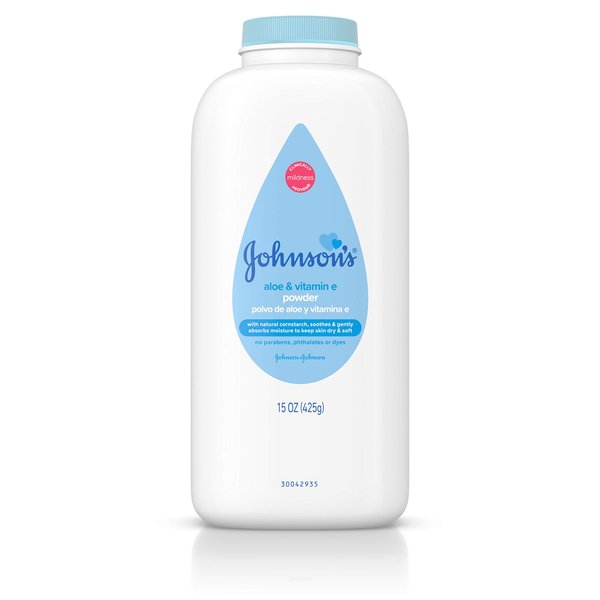 Johnson's Baby Powder with Naturally Derived Cornstarch Aloe & Vitamin E, Hypoallergenic, 15 oz