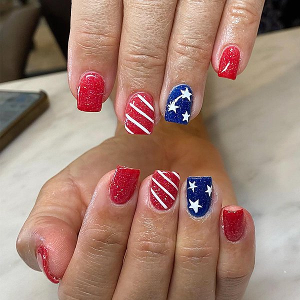 4th of July Short Square Fake Nails Independence Day Press on Nails with Stars Glitter Designs Glossy Petite Acrylic Nails 4th of July Artificial Nails for Women Patriotic Manicure Decorations 24pcs