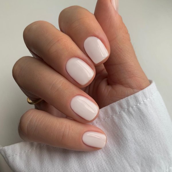 White Press on Nails Short Square Nails,KXAMELIE Short Fake Nails Glue on Nails,Acrylic Nails Press ons Round Soft Gel Nails for Girls,Stick on Nails for Women Daily Wear and Work in 24PCS