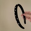 TUCEWP Black Headbands for Women Girls Pearl Velvet Headbands Non Slip Soft Thick Padded Headband Vintage Fall Turban Headband No Teeth Head Bands Hoops Headwear Fashion Styling Tools Accessories