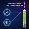 Oral-B Kids Electric Toothbrush featuring Star Wars, for Kids 3+ (Packaging May Vary)