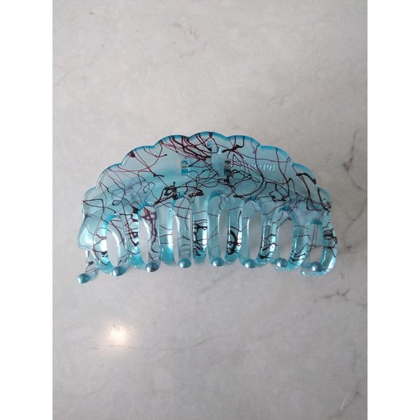 Clear transparent blue and red painted hair claw clip (Primary color: Blue)