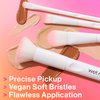 wet n wild Foundation Brush, Densely-Packed Synthetic Fiber Bristles for Liquid, Cream & Powder, Ergonomic Handle for Comfortable Control