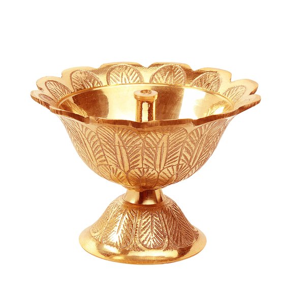 Avador Handmade Brass Indian Puja Oil Lamp, Golden Diya Lamp Engraved Design Diya for Diwali Pooja (Devdas 2" Set of 1)