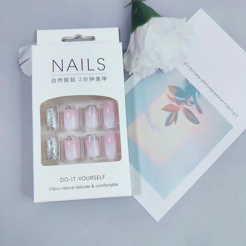 24 Pcs Press on Nails Square Medium Fake Nails White Gradient Acrylic False Nails with Exquisite Rhinestones Designs Silver Glitter Sequins Artificial Nails Full Cover Glue on Nails for Women Girls
