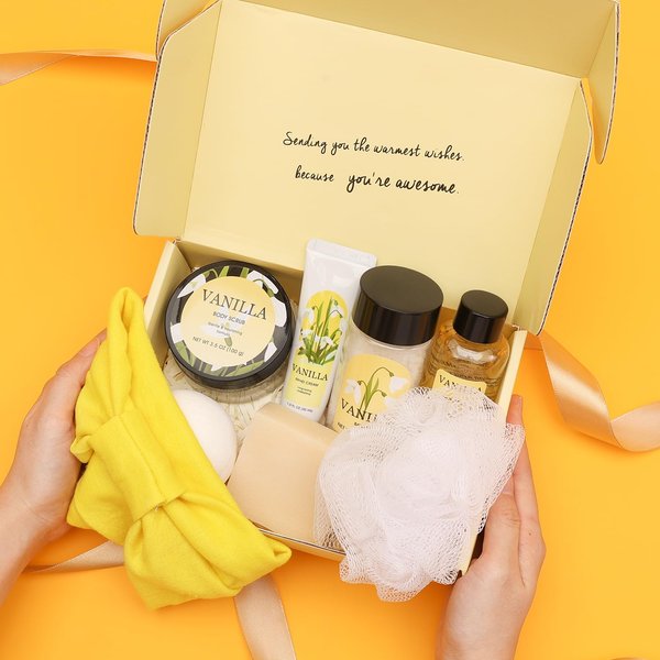 Birthday Gifts for Women Muse Lagoon 8Pcs Vanilla Birthday Gifts for Girls , Gift Baskets for Women Includes Hand Cream Body Scrub Soap Bar Bath bomb,Sister Mom Best Friend Birthday Gifts