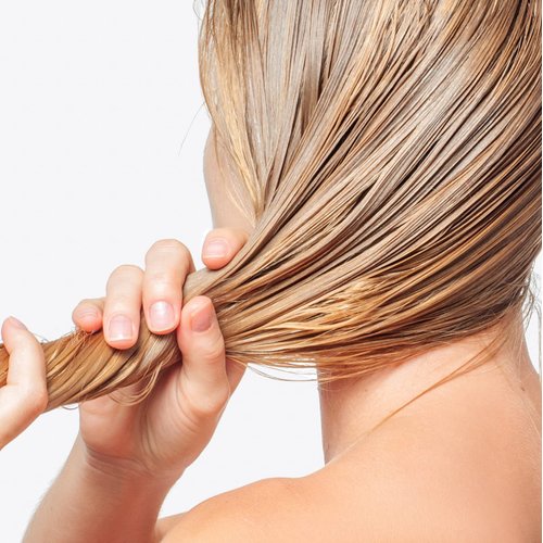 KATIVA Macadamia Deep Hydration Treatment Mask (8.45 Fl Oz), Moisturizes and Strengthens Hair with Organic Macadamia Oil, for Dehydrated, Dry Hair, Salt Free, Sulfate Free, Gluten Free, Paraben Free