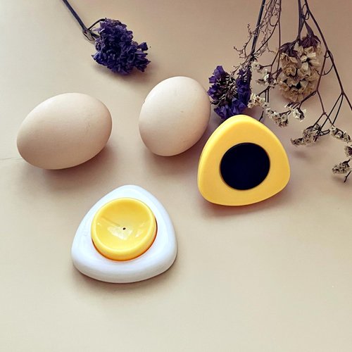 ChaLeeMoo Magenetic Egg Piercer for Raw Eggs to Get Good Hard Boiled Eggs, Egg Poker with Safety Lock Egg Pin, Easy Egg Peeler By Punching Hole at Bigger End of the Egg Before Boiling, 2 Pack