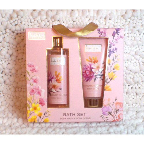 Nicole Miller Bath Set, Body Wash and Body Scrub Bergamot Citrus