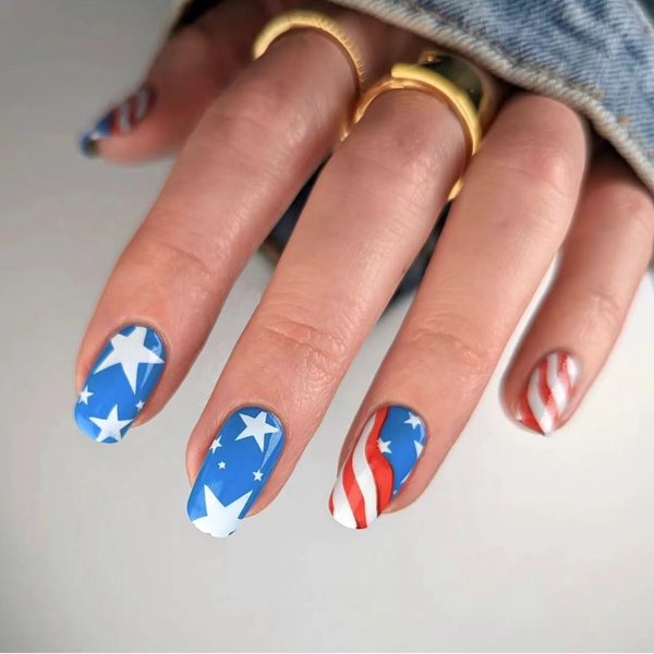 24Pcs Independence Day Press On Nails Medium Square Fake Nails 4th of July False Nails with American Flag Stripes Patriotic Designs Full Cover Stick on Nails Artificial Nails Glue on Nails for Women