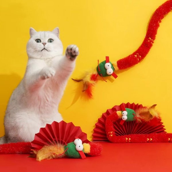 Freshfresh] Cat Wand Toy -Traditional Chinese Dragon, Squeaky Cat Toy,Festive Chinese red Color，Elastic Rubber Pole,Irresistible Cat Flirt Pole，Safe & Durable for Interactive Play for Indoor Cats.