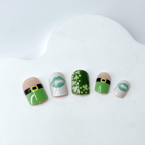 St. Patrick's Day Press on Nails White Short Square Fake Nails Painting Kiss Glue on Nails Green Clover False Nails with Acrylic Nails Full Cover Glossy Stick on Nails Artificial Nails for Women Girls