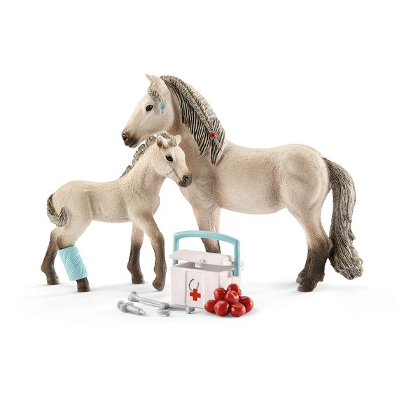 Schleich Horse Club, Horse Toys for Girls and Boys, Hannah's First-Aid Kit Horse Set with Icelandic Horse Toy, 7 pieces