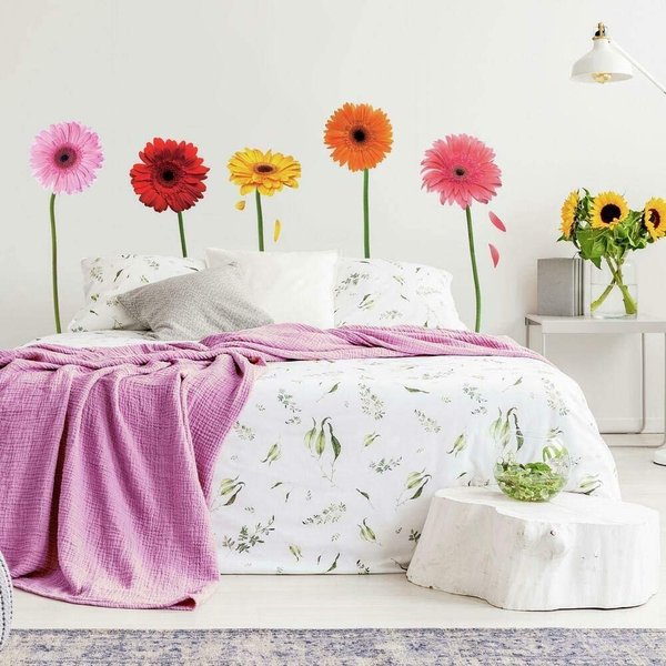 RoomMates RMK1279GM Gerber Daisies Peel and Stick Wall Decals