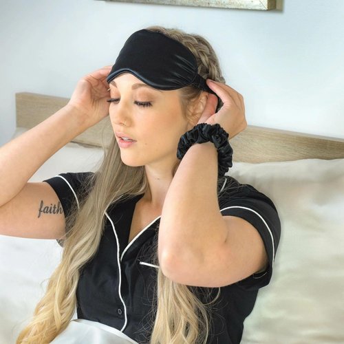 Mulberry Park - 100% Pure 22 Momme Silk Sleep Eye Mask - Luxurious, Smooth and Ultra Soft Comfortable Sleeping Mask with Silk Covered Strap, Blocks Light for Deep, Full Night's Sleep - Black