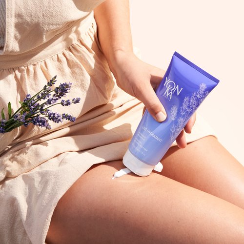 Yon-Ka Lait Hydratant Body Milk, Hydrating and Regenerating Body Lotion with Glycerin and Sweet Almond Oil, Nourish Dry Skin (7.07oz / 200ml)