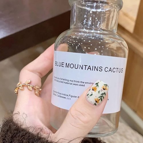 RikView Press on Nails with Flower Design Short Glossy Fake Nails Oval False Nails Full Cover Nails for Women and Girls 24PCS/Set(Short Oval)