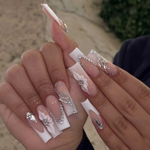 YoYoee Luxury French Press on Nails Daisy Gradient Nails Tips Long Square False Nails Bling Acrylic Crystal Gem Design Fake Nails for Women and Girls 24PCS