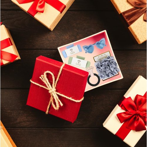 Loanzeg 40pcs Satin Bridesmaid Scrunchies Bachelorette Hair Ties Set of 8pack Bridal Shower No Damage Hairties ideas Gift for Wedding Party Favors Bridesmaid Proposal Gifts (White&Black)