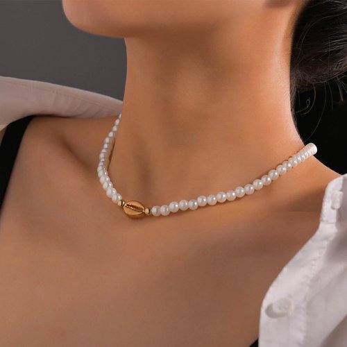 YienDoo Boho Shell Pearl Necklace Choker Gold Dainty Pearl Strands Choker Necklaces Statement Seashell Surfer Necklaces Minimalist Baroque Pearl Necklace Chain Jewelry for Women and Girls