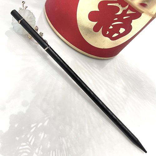 Rabithenn 1pc 6.69inch Black Ebony wood with Plum blossom Flower Chinese Xiuyu Jade Hairpin Chopsticks,Hair Clip Vintage Hair Pin Chignon Pin Chopsticks Hair Styling Hair Making (Plum blossom)