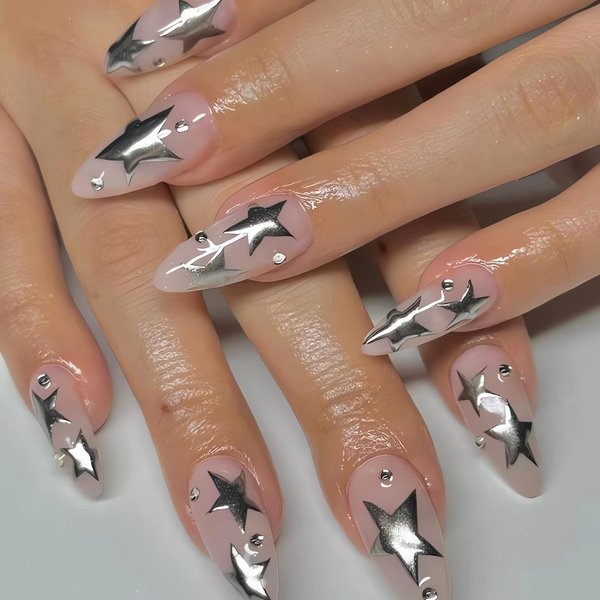 IMSOHOT Medium Press on Nails Almond Glossy Fake Nails Stiletto Nude False Nails Glue on Nails Silver Star Full Cover Acrylic Nails for Women 24PCS