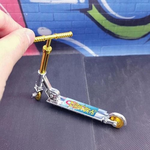 YuanHolumid Gold Mini Finger Scooter Two Wheel Scooter Educational Finger Scooter Bike Plastic Fingerboard Skateboard Simulation Finger Boards and Finger Bikes