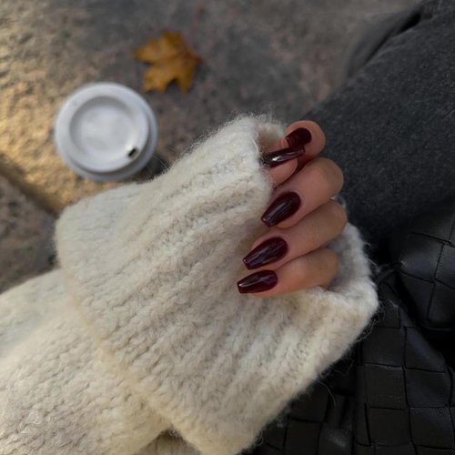 Dark Red Press on Nails Medium Short Square,Xcreando Fall Winter Fake Nails Medium Glue on Nails Trapezoid Shaped,Short Ballerina Coffin Nails Press ons,False Nails Acrylic Nails Set in 24 PCS