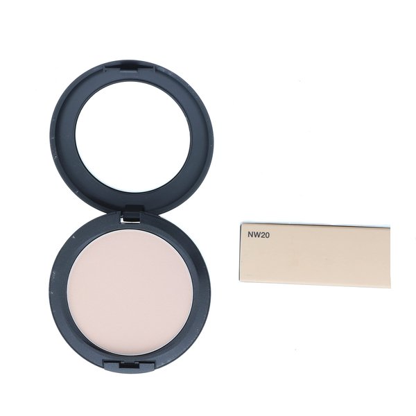 MAC Studio Fix Powder Plus Foundation NW20 - ROSY BEIGE WITH ROSY UNDERTONE FOR LIGHT SKIN (NEUTRAL-WARM) 15 g / 0.52 oz